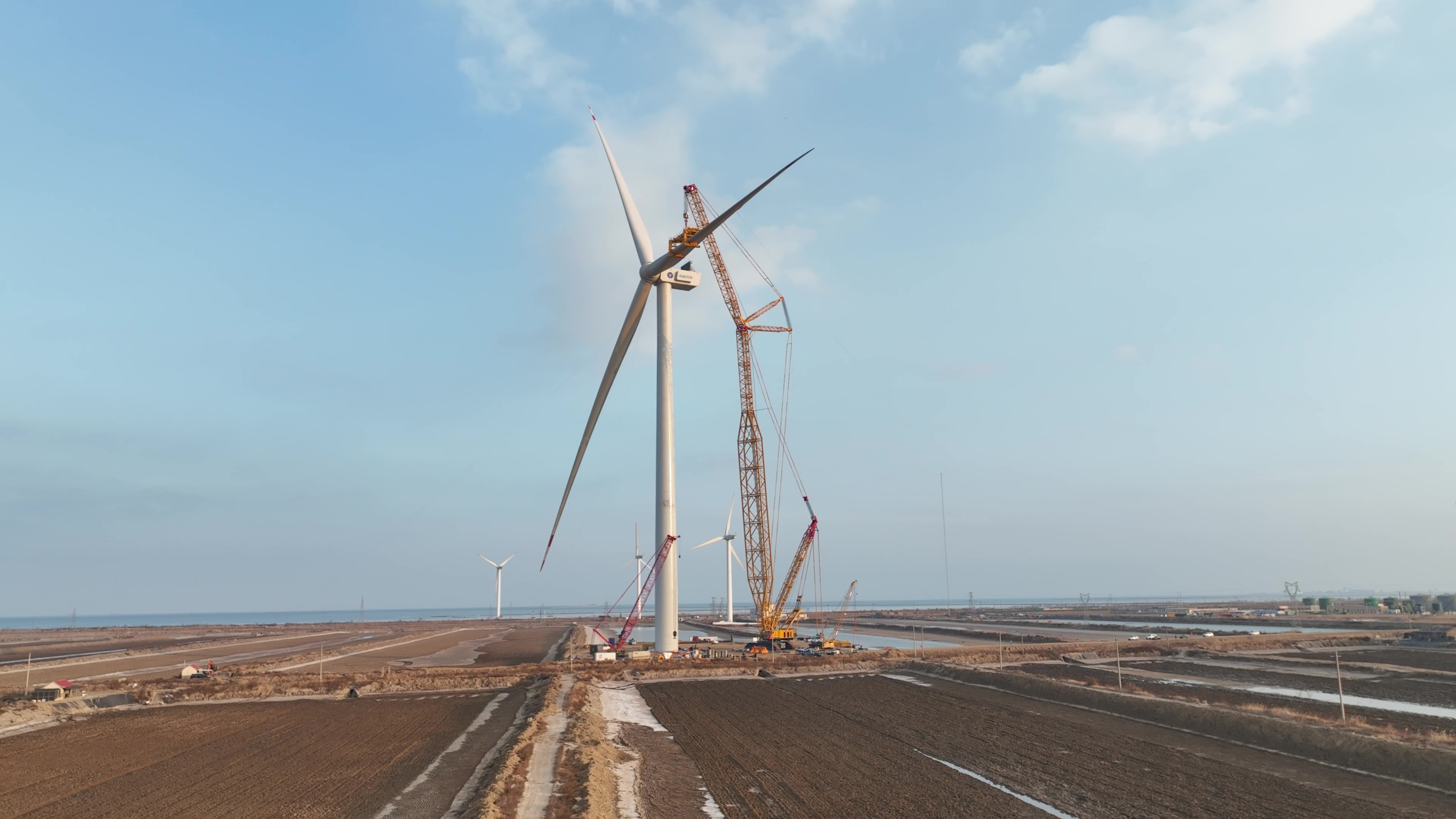 经年打磨现在亮剑！AGGAME股份深远海16MW“海鹰”平台吊装乐成